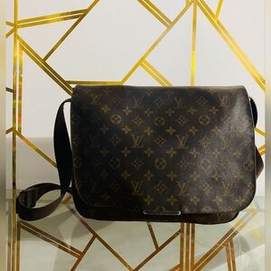 SOLD!!Authentic LV messenger monogram